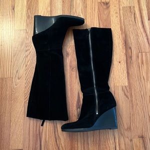 Suede boots with platform